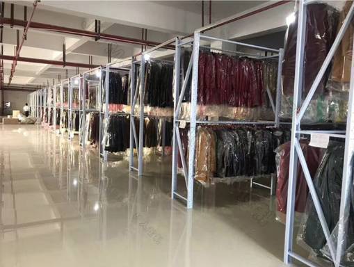 轟動全城 鳳城 百利家購物廣場二樓 雙面羊絨大衣廠家展銷,全場1折 全場1折 11月18日震撼來襲 盛大開業(yè)